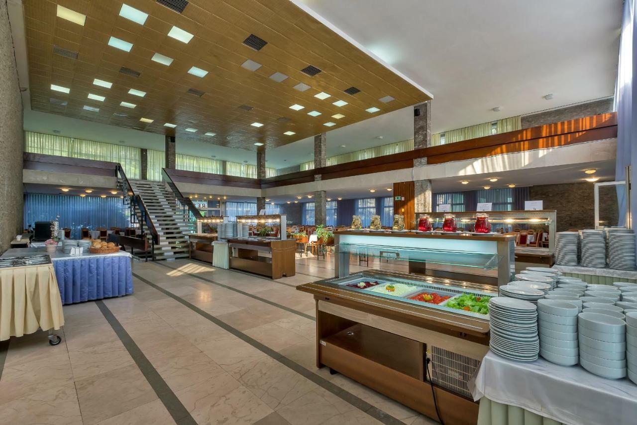 Hotel Alem Baska Voda Luaran gambar
