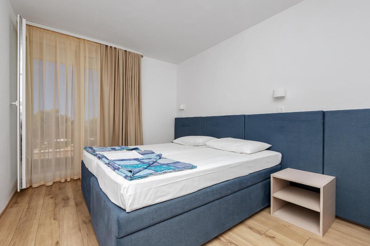 Hotel Alem Baska Voda Luaran gambar